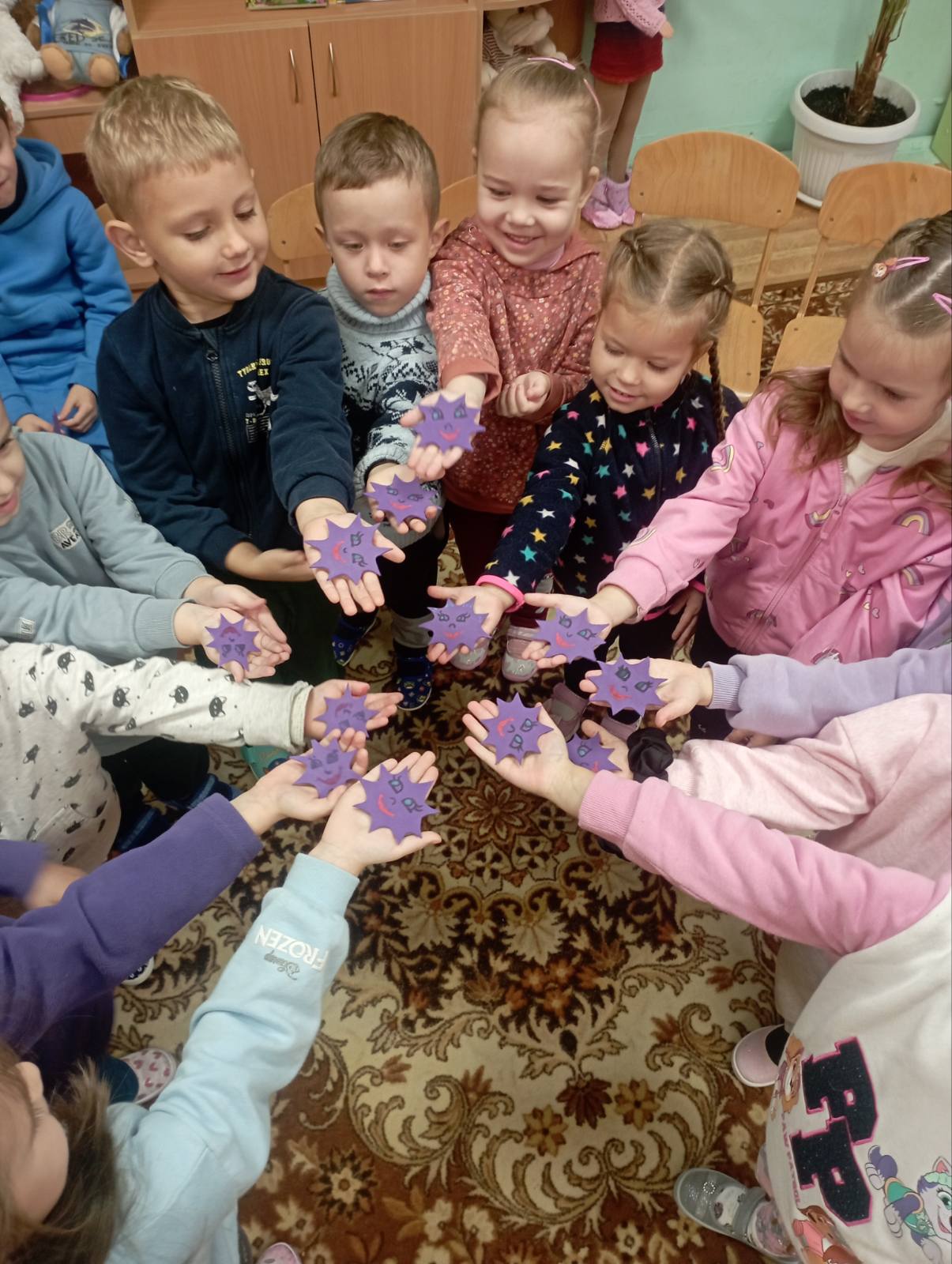 Дотики підтримки. Заняття емпатії