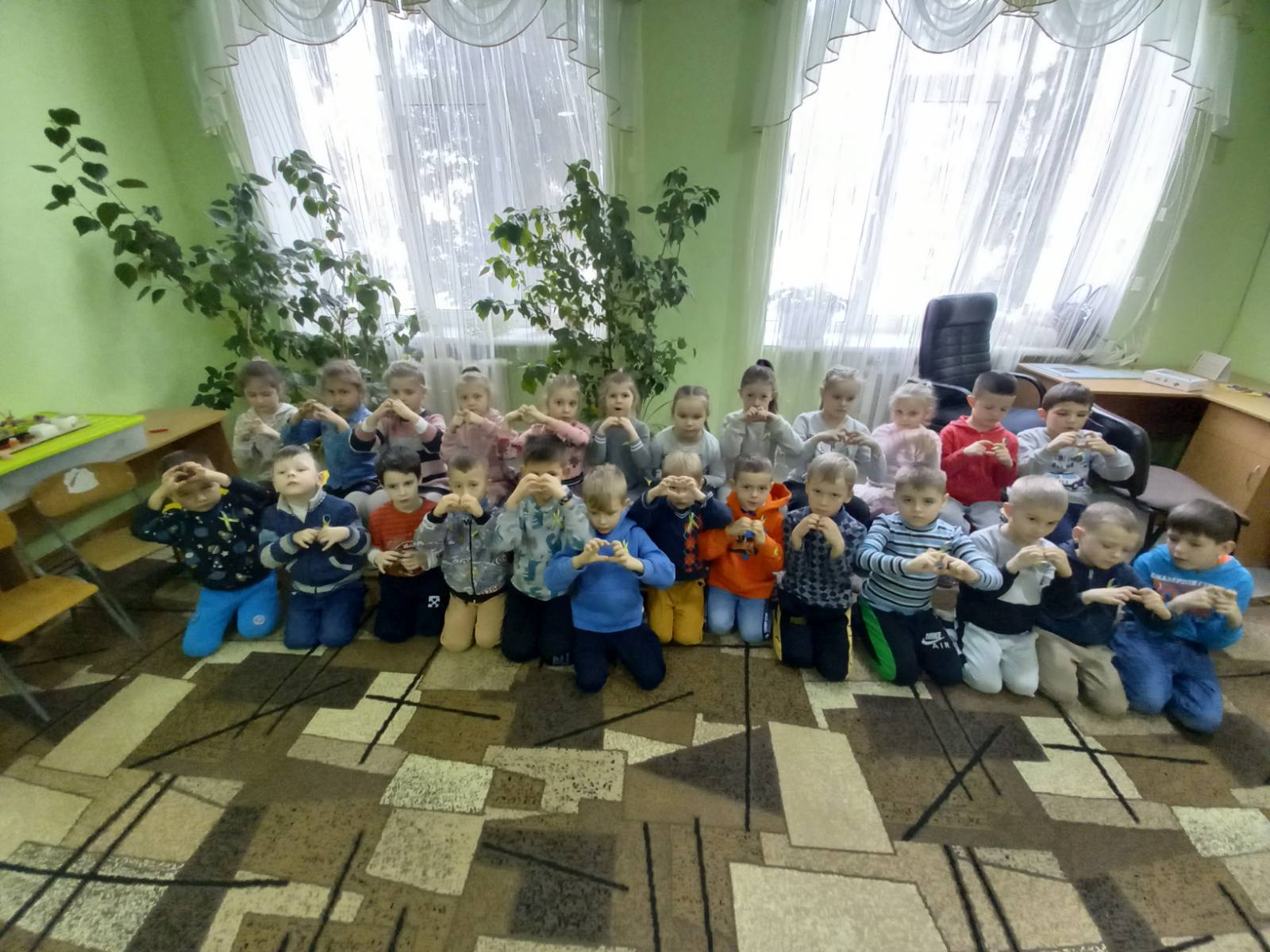 україна