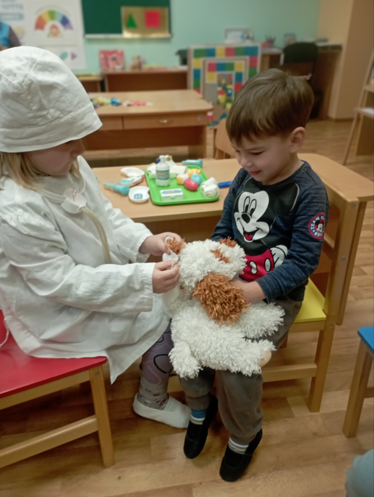Доброта, милосердя, цінність життя іншого.
