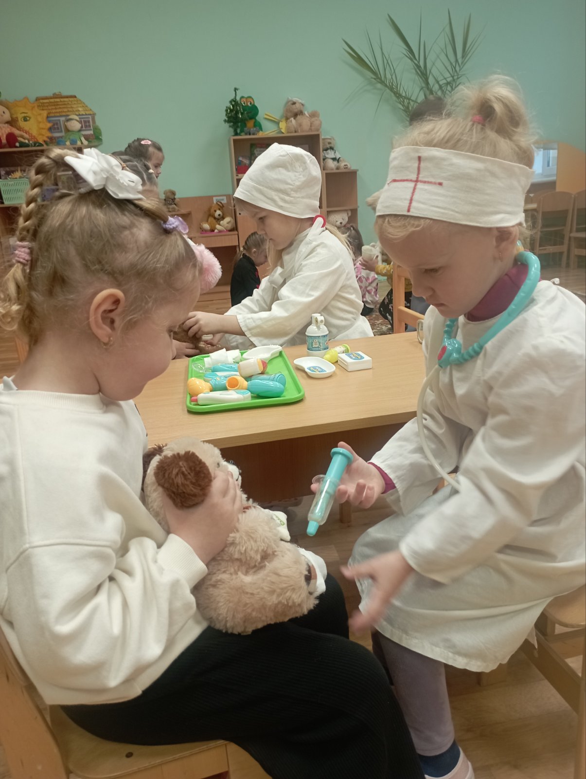 Доброта, милосердя, цінність життя іншого.