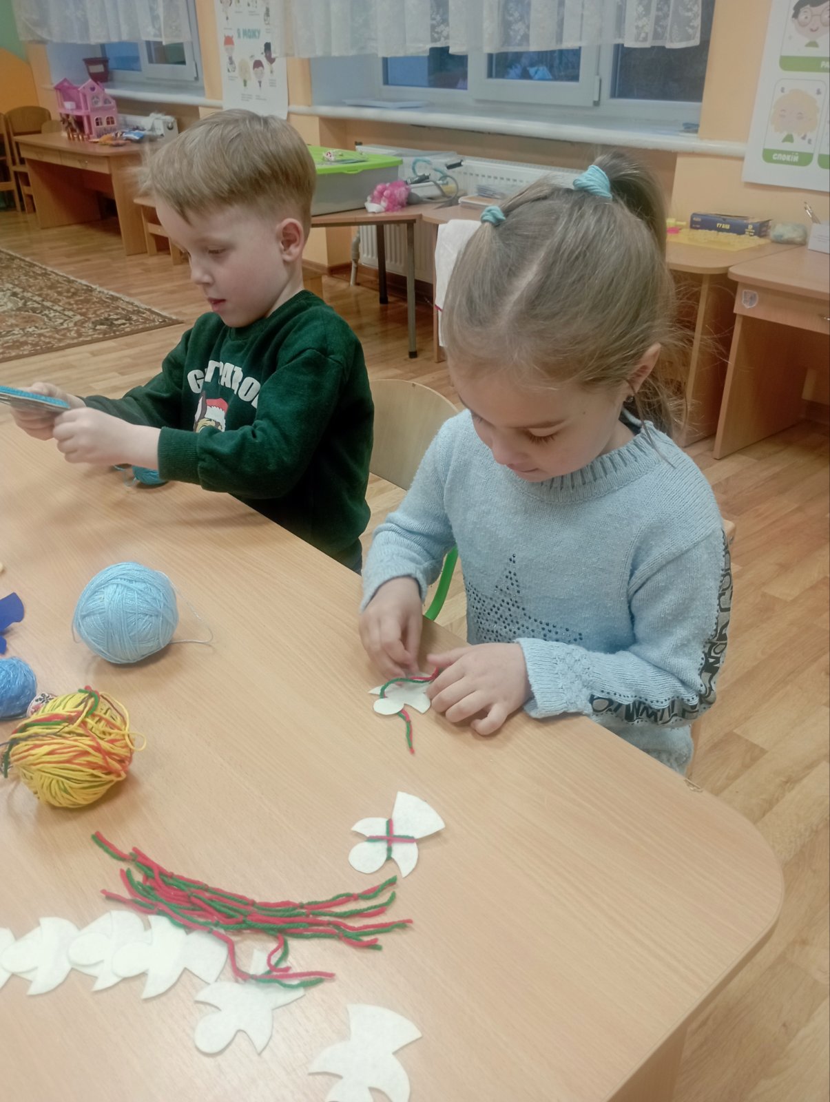 Доброта, милосердя, цінність життя іншого.