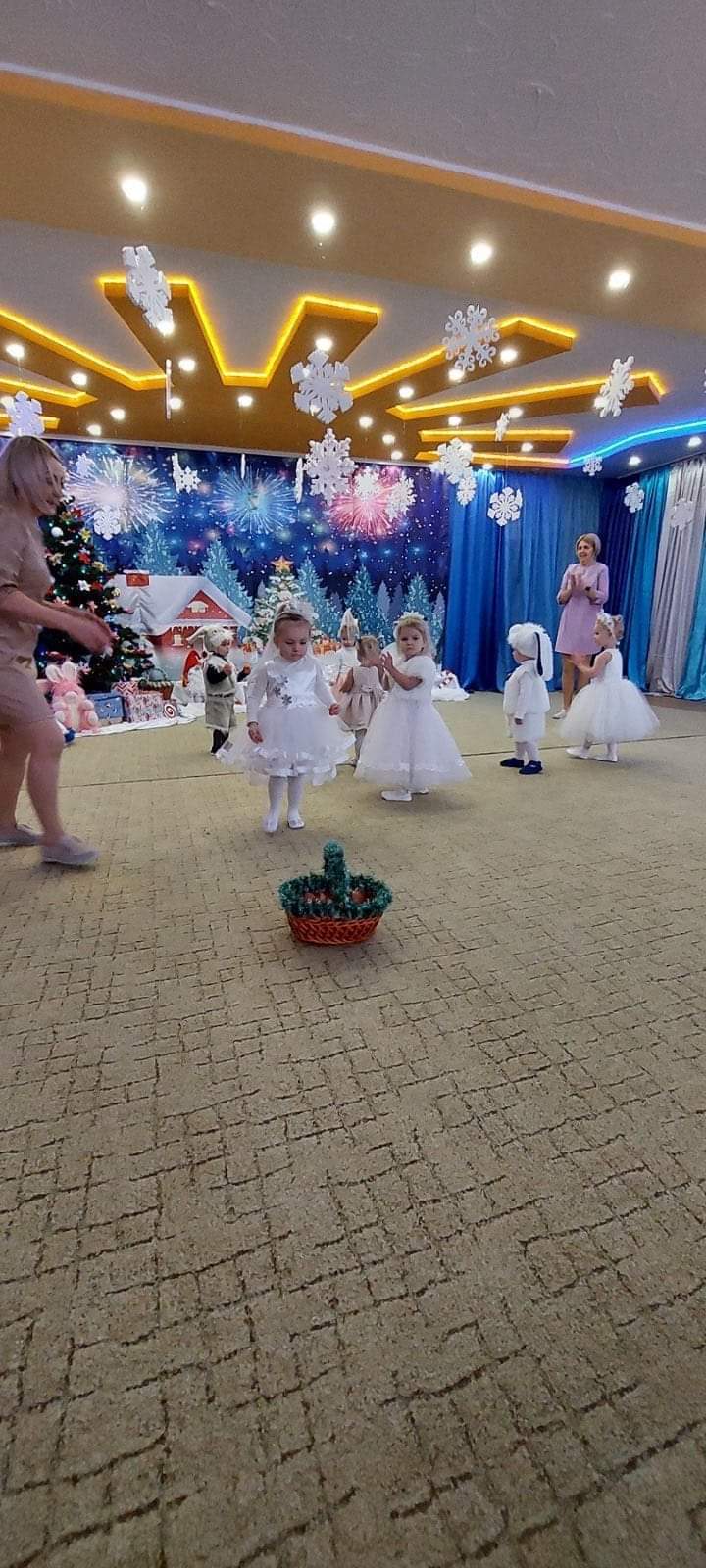 свята